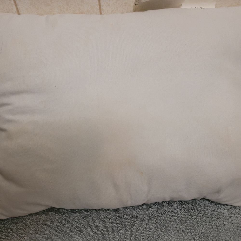Decorative pillow - Picture 3 of 3